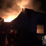 В Пятихатском районе спасатели всю ночь тушили горящий двухэтажный дом