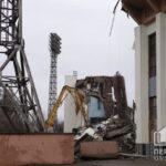Начат демонтаж трибуны стадиона «Металлург», — сколько потратят на реконструкцию